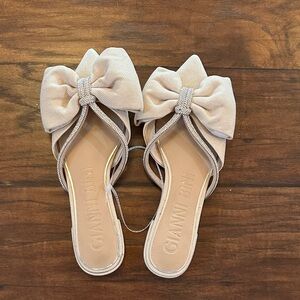 Gianni Bini Cream Bow Sandals